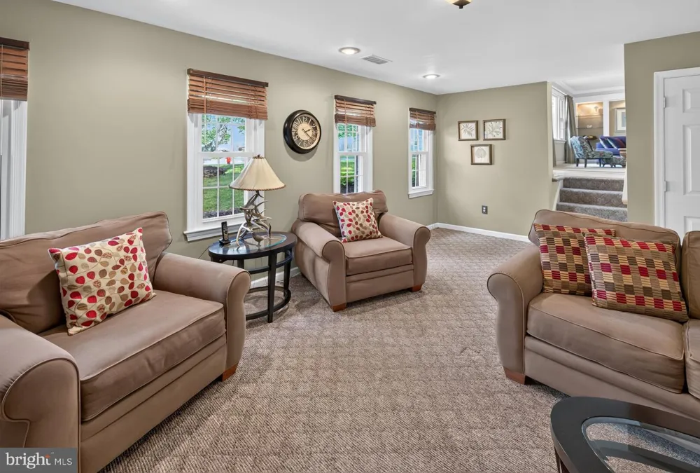 7901 LAURAL VALLEY WAY Springfield, VA 22153