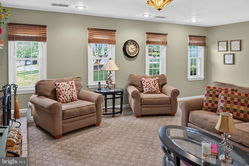 7901 LAURAL VALLEY WAY Springfield, VA 22153