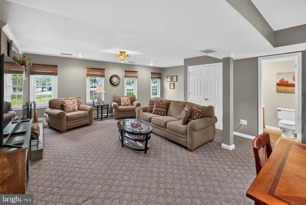 7901 LAURAL VALLEY WAY Springfield, VA 22153