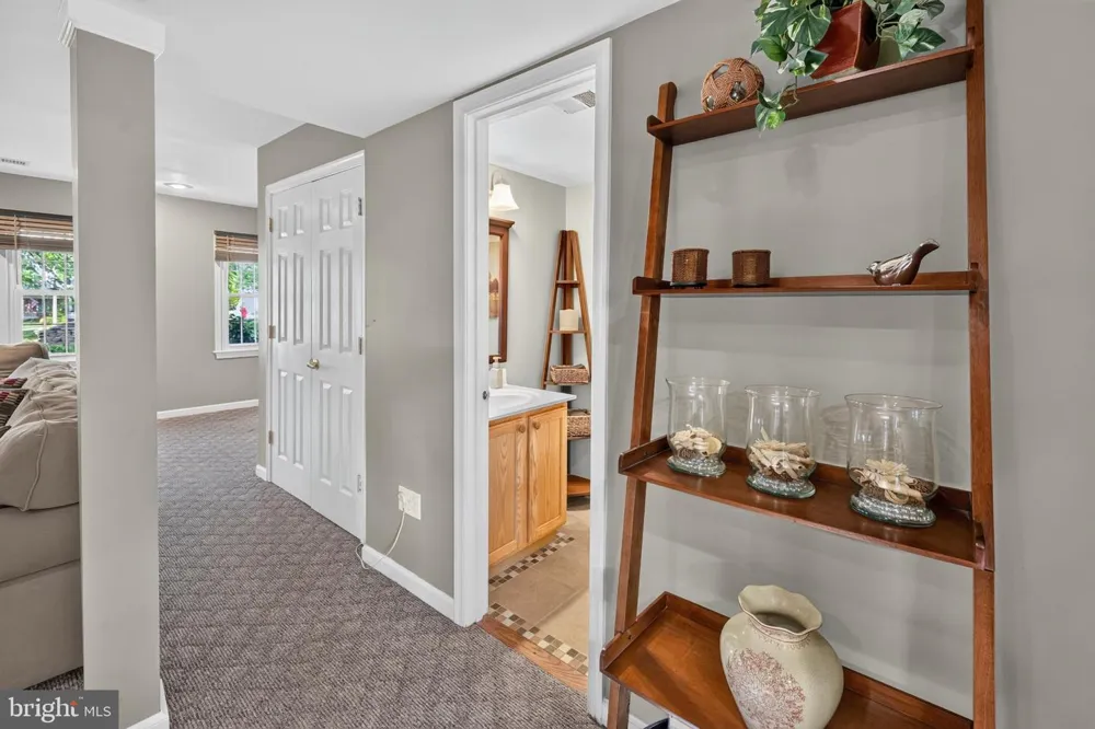 7901 LAURAL VALLEY WAY Springfield, VA 22153