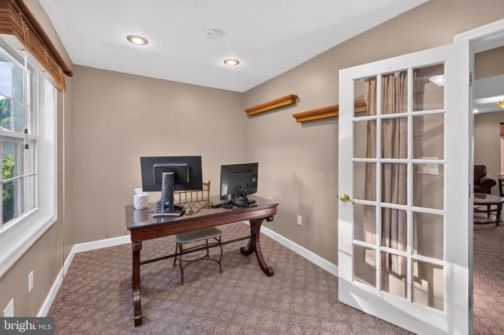 7901 LAURAL VALLEY WAY Springfield, VA 22153