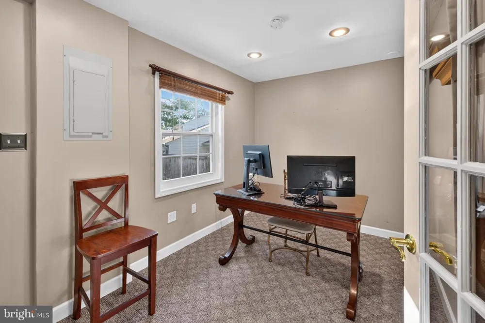 7901 LAURAL VALLEY WAY Springfield, VA 22153