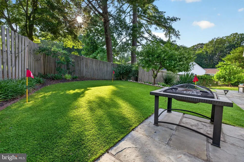 7901 LAURAL VALLEY WAY Springfield, VA 22153