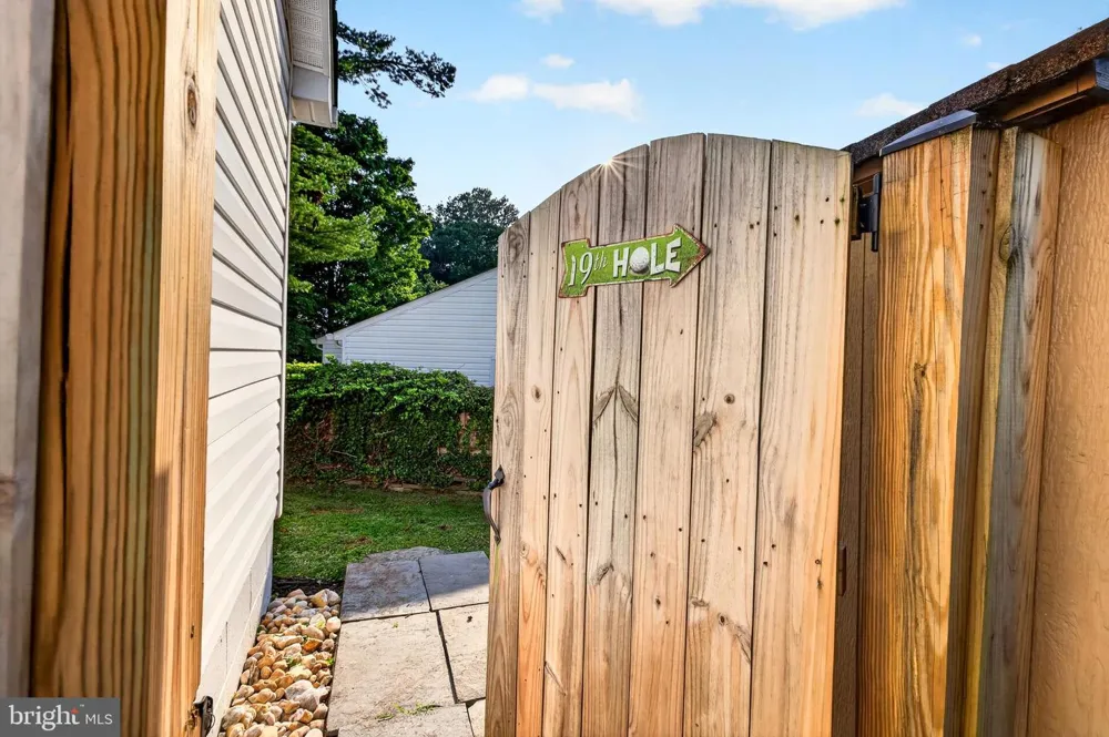 7901 LAURAL VALLEY WAY Springfield, VA 22153