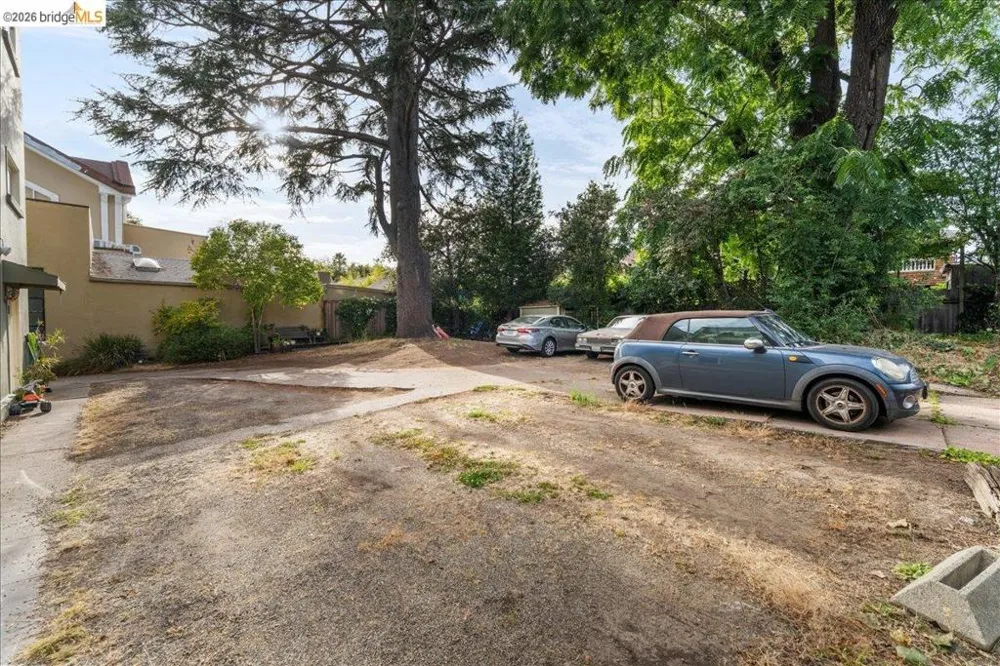 2725 Prince St. #10 Berkeley, CA 94705
