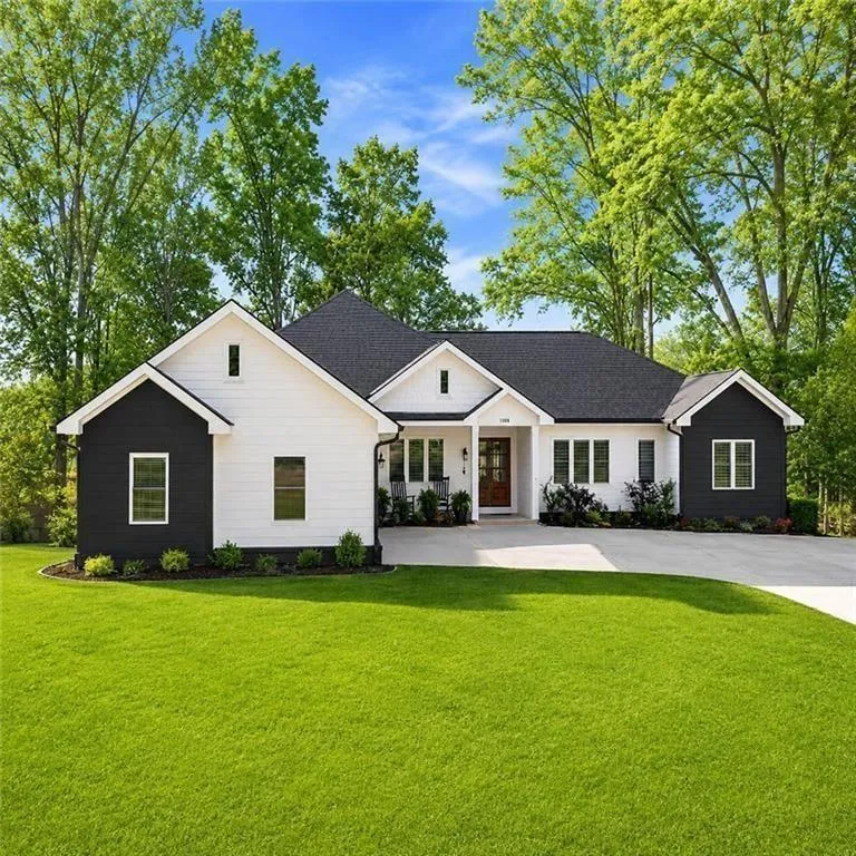 5384 Harris Circle Dunwoody, GA 30338