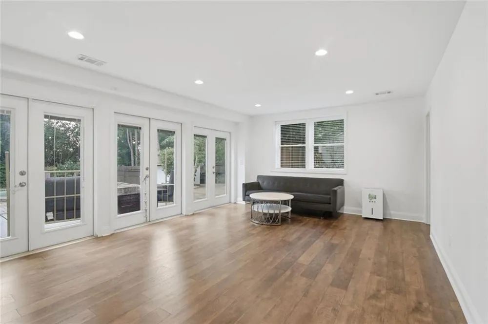 5384 Harris Circle Dunwoody, GA 30338