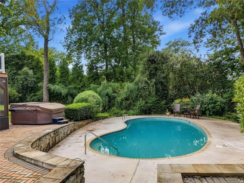 5384 Harris Circle Dunwoody, GA 30338