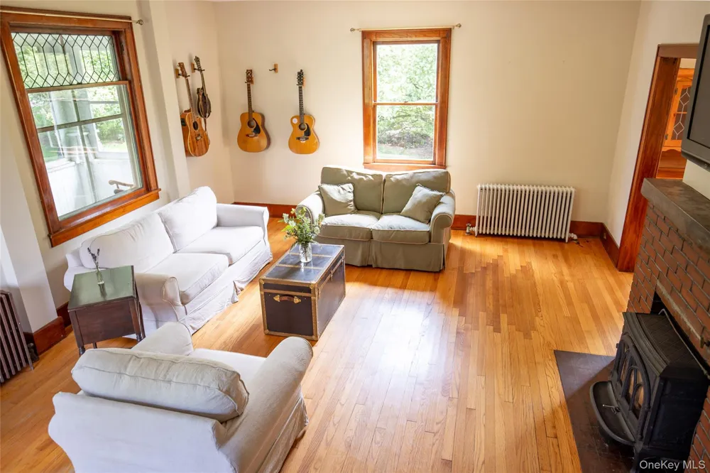 15 Wildey Road Red Hook, NY 12507