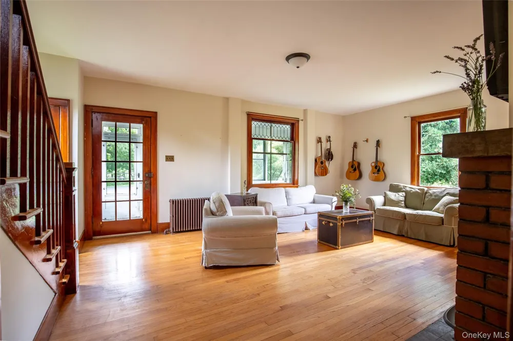 15 Wildey Road Red Hook, NY 12507