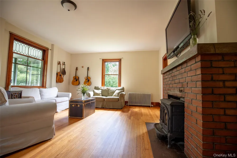 15 Wildey Road Red Hook, NY 12507