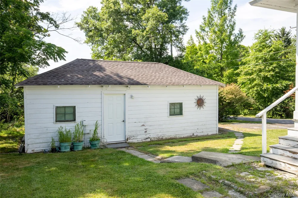 15 Wildey Road Red Hook, NY 12507