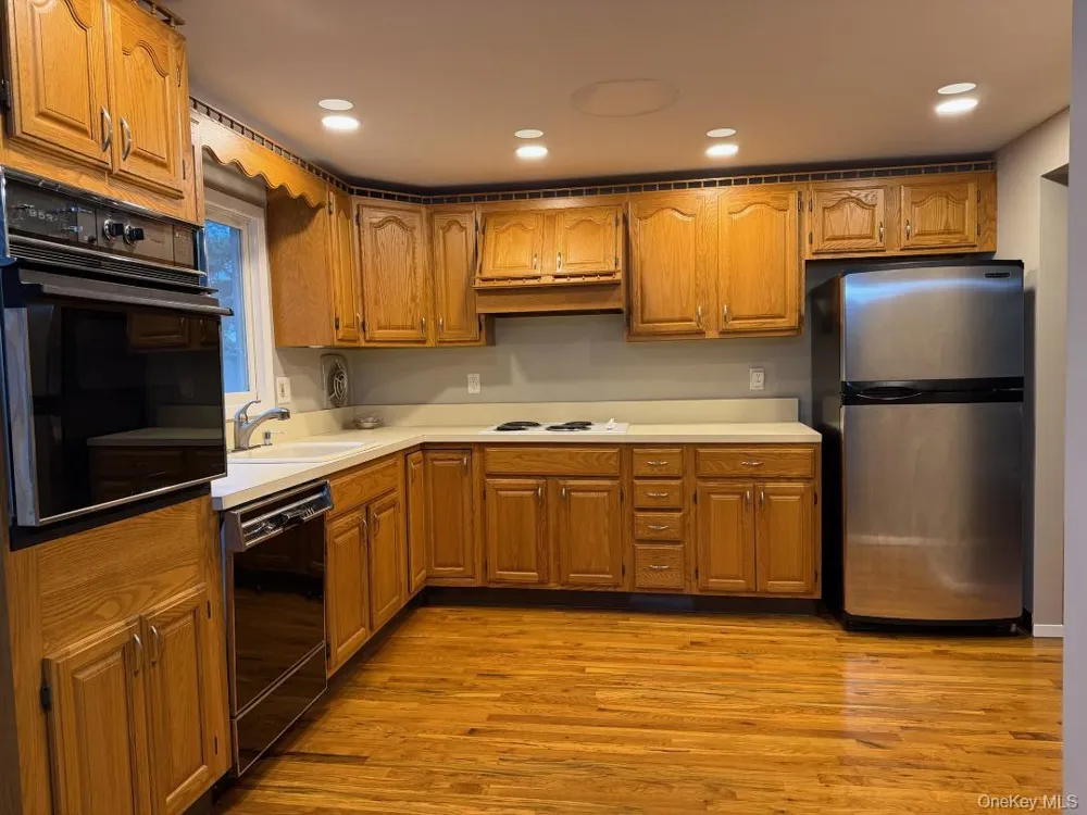 508 N. Broome Avenue Lindenhurst, NY 11757