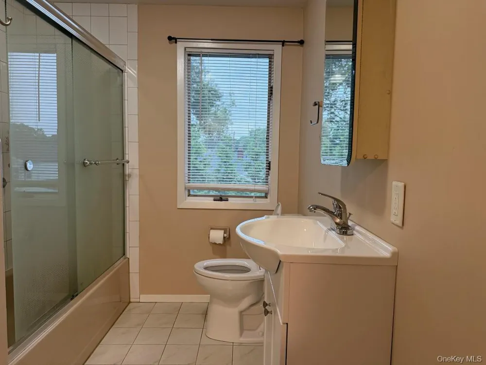 508 N. Broome Avenue Lindenhurst, NY 11757