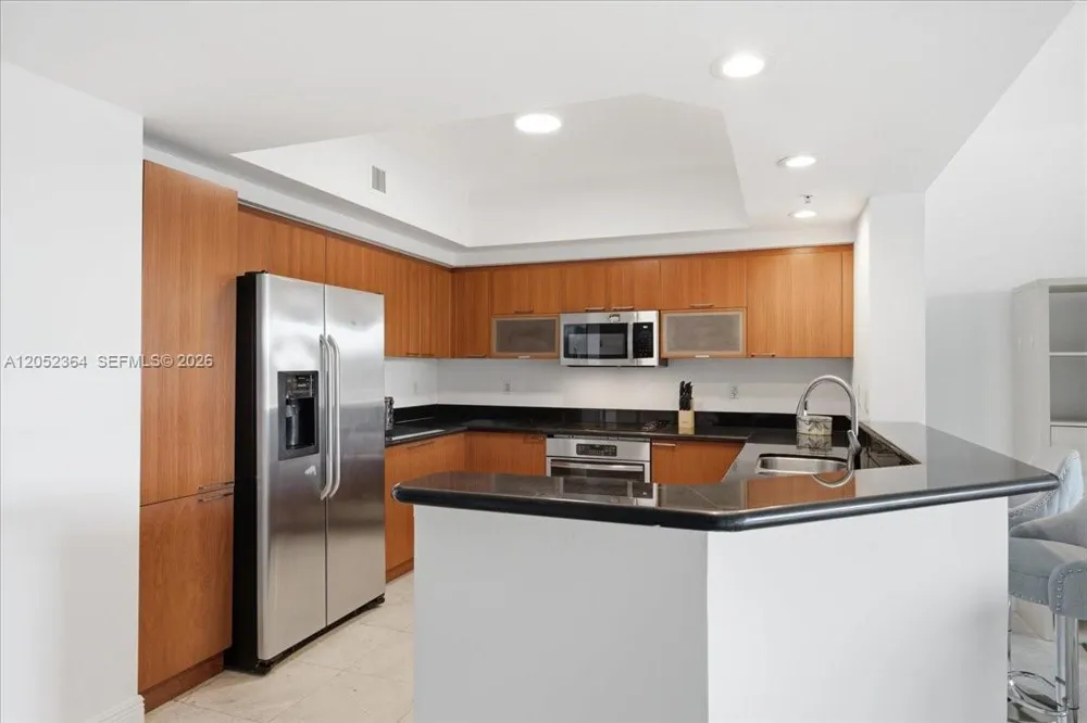 14951 Royal Oaks Ln #402 North Miami, FL 33181