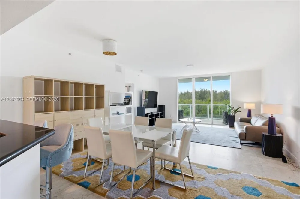 14951 Royal Oaks Ln #402 North Miami, FL 33181