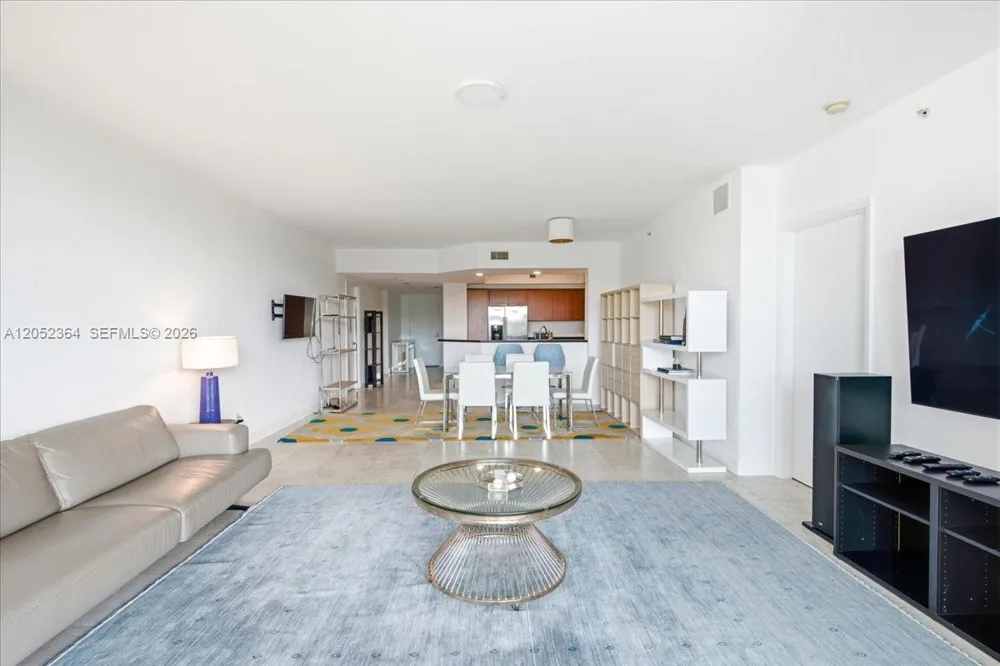14951 Royal Oaks Ln #402 North Miami, FL 33181