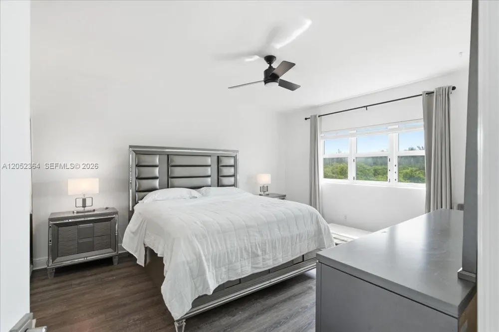 14951 Royal Oaks Ln #402 North Miami, FL 33181