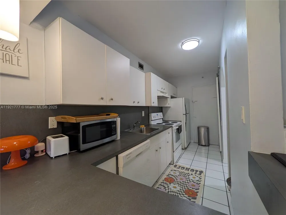 100 Lincoln Rd #904 Miami Beach, FL 33139