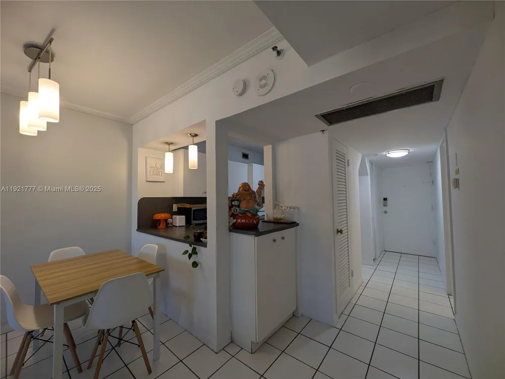 100 Lincoln Rd #904 Miami Beach, FL 33139