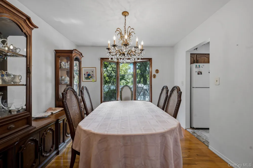 10 Arcadia Drive Dix Hills, NY 11746