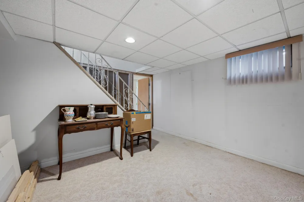 10 Arcadia Drive Dix Hills, NY 11746
