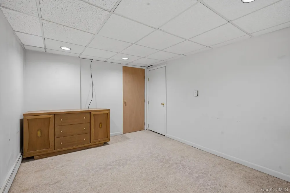 10 Arcadia Drive Dix Hills, NY 11746