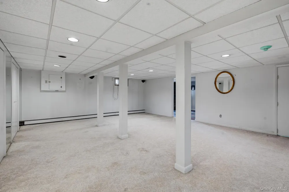 10 Arcadia Drive Dix Hills, NY 11746