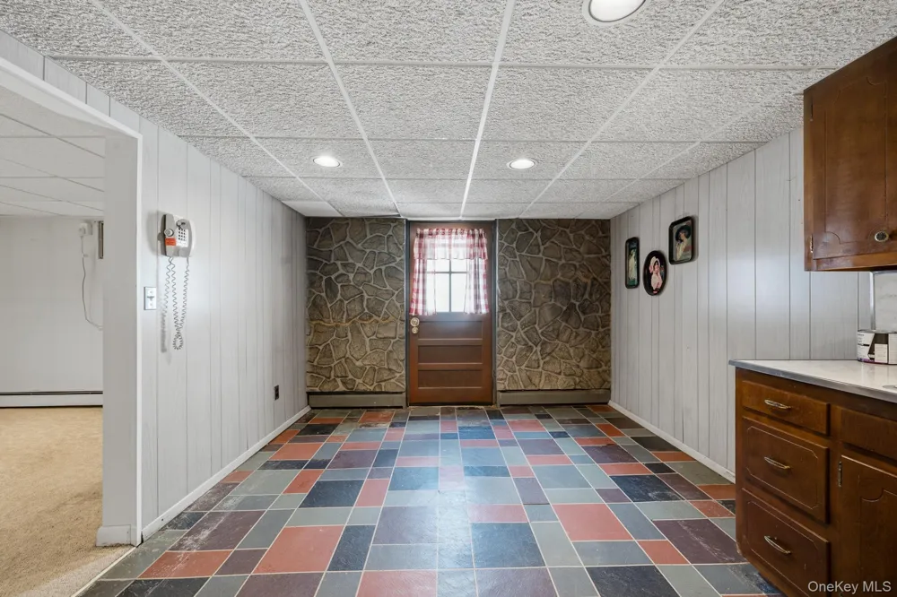10 Arcadia Drive Dix Hills, NY 11746