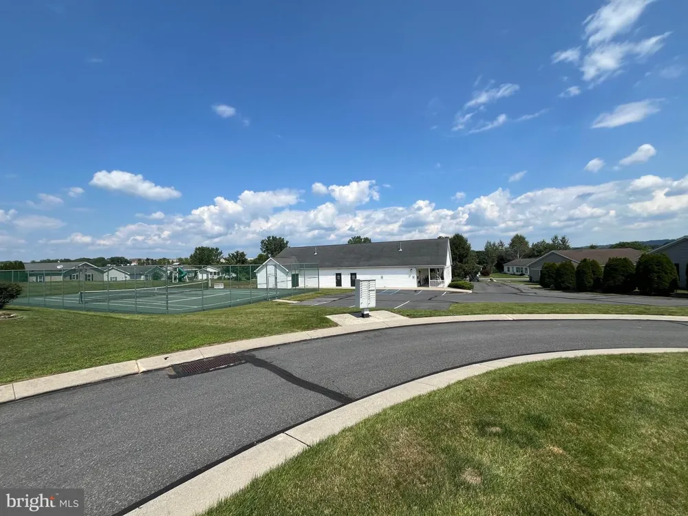 671 KYKUIT PLACE Easton, PA 18040