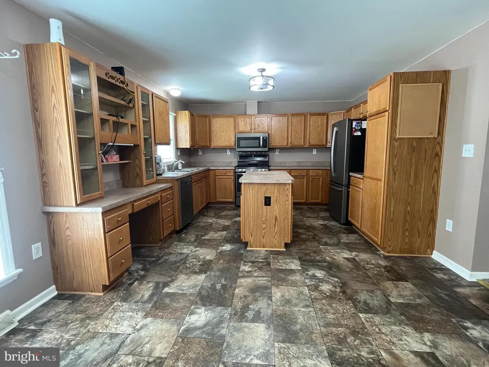 671 KYKUIT PLACE Easton, PA 18040