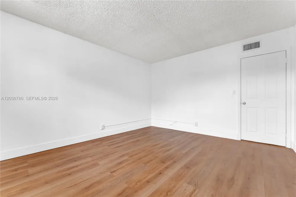 5653 Blueberry CT ## 2 Lauderhill, FL 33313