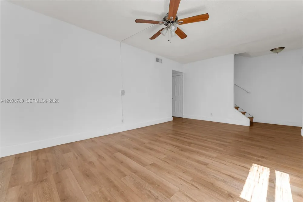 5653 Blueberry CT ## 2 Lauderhill, FL 33313