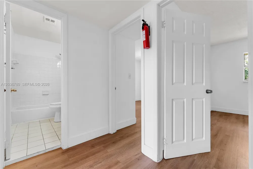 5653 Blueberry CT ## 2 Lauderhill, FL 33313