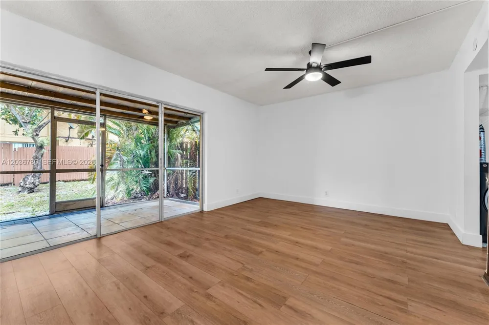 5653 Blueberry CT ## 2 Lauderhill, FL 33313