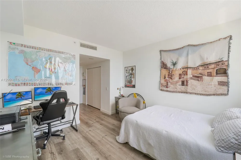 2475 Brickell Ave #1107 Miami, FL 33129