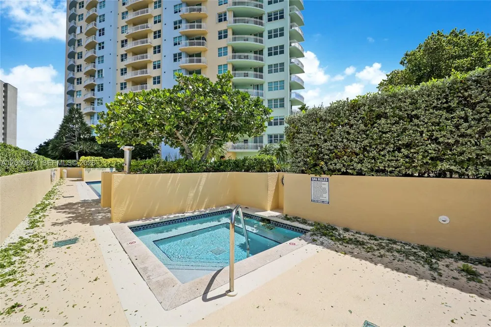 2475 Brickell Ave #1107 Miami, FL 33129