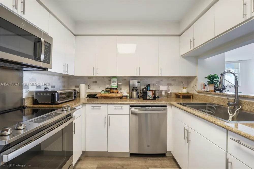 2475 Brickell Ave #1107 Miami, FL 33129