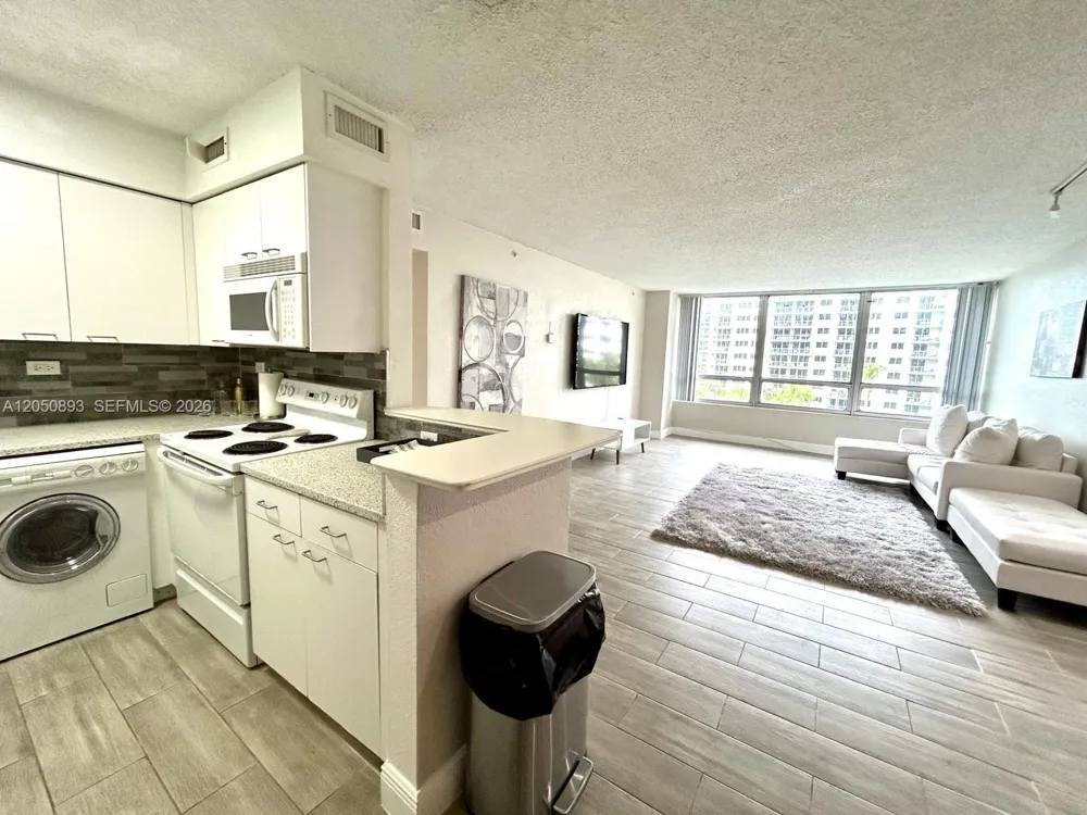 1500 Bay Rd #558S Miami Beach, FL 33139