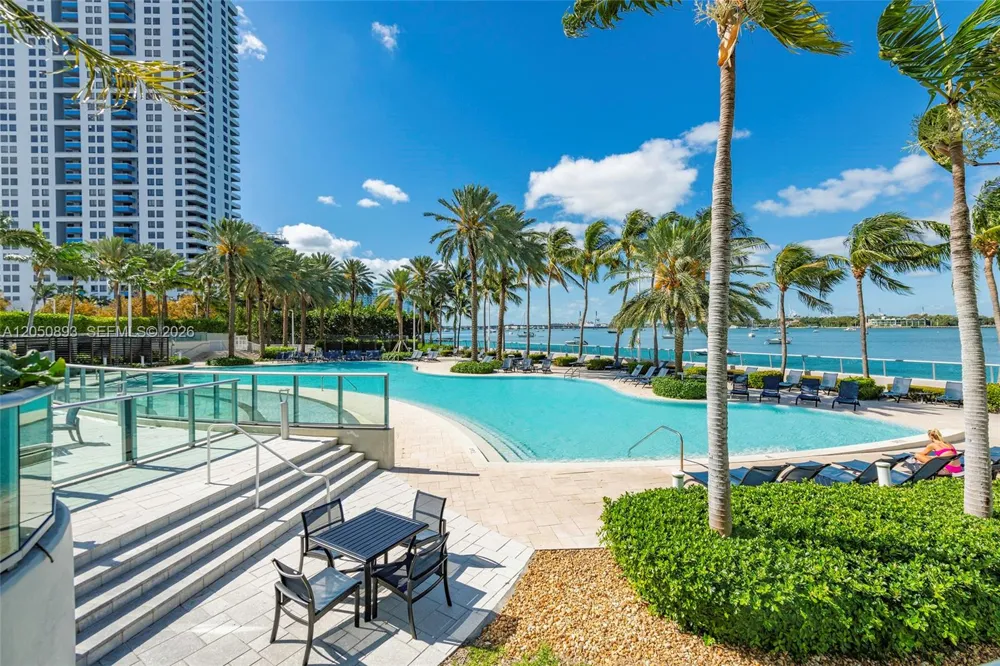 1500 Bay Rd #558S Miami Beach, FL 33139
