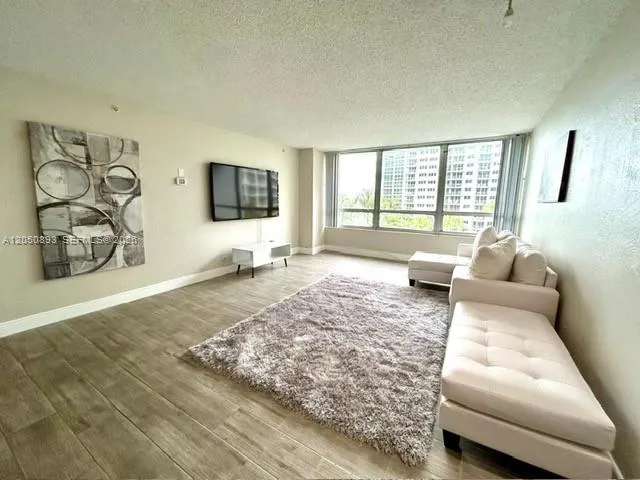1500 Bay Rd #558S Miami Beach, FL 33139