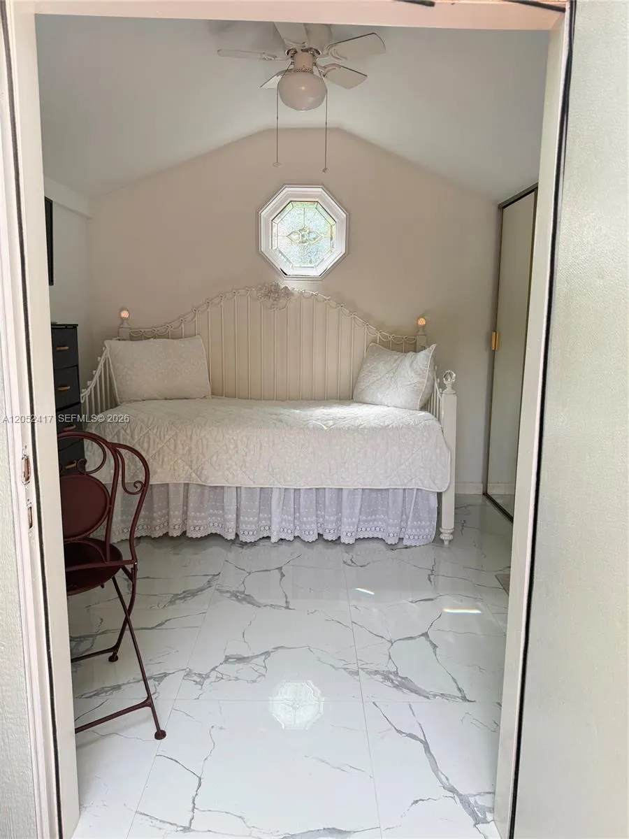 21920 Old Cutler Rd #1 Cutler Bay, FL 33190