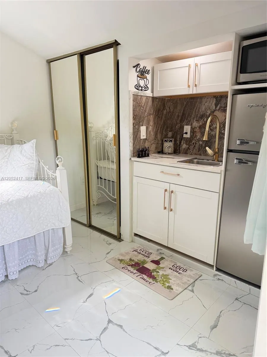 21920 Old Cutler Rd #1 Cutler Bay, FL 33190