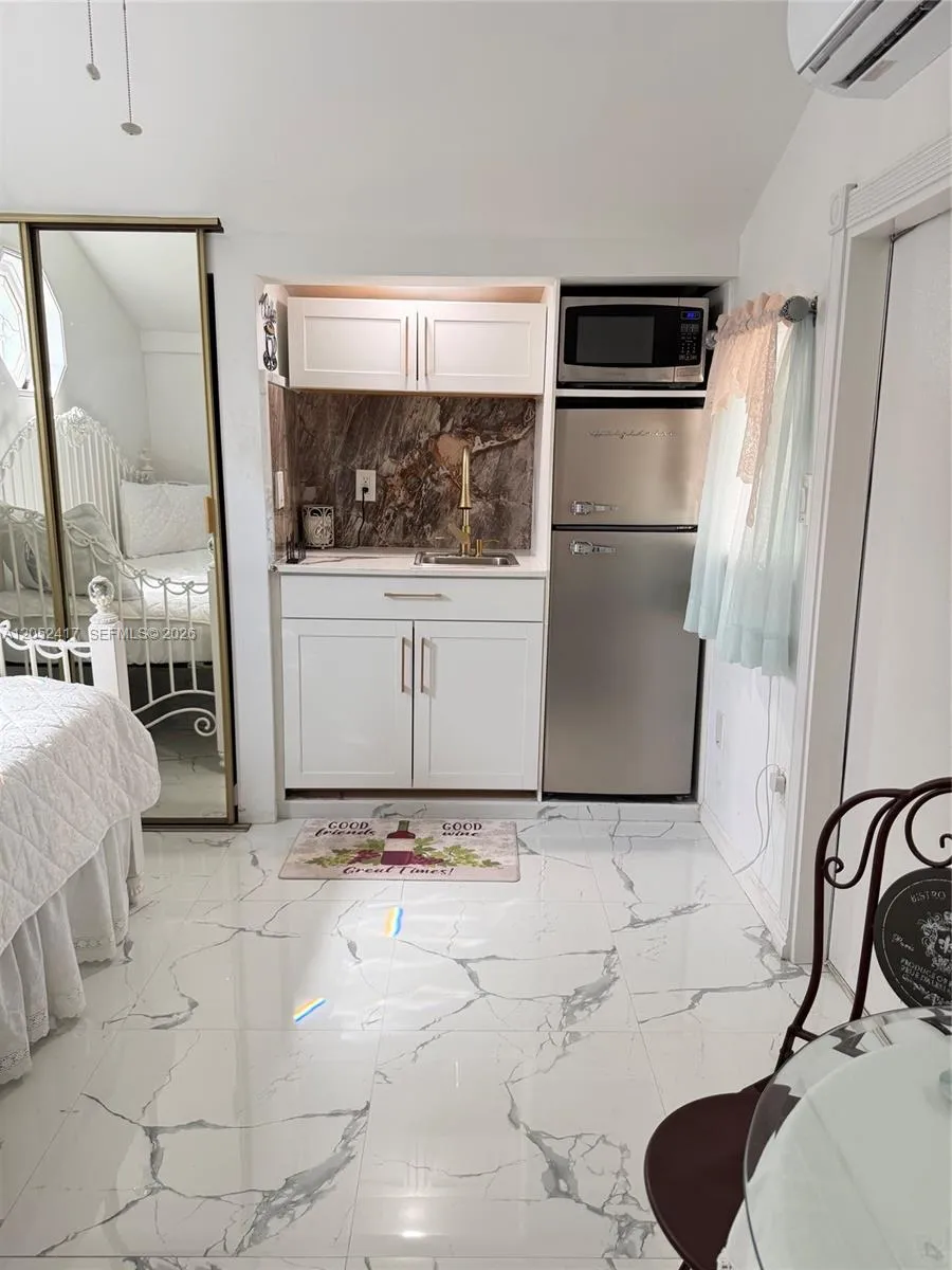 21920 Old Cutler Rd #1 Cutler Bay, FL 33190