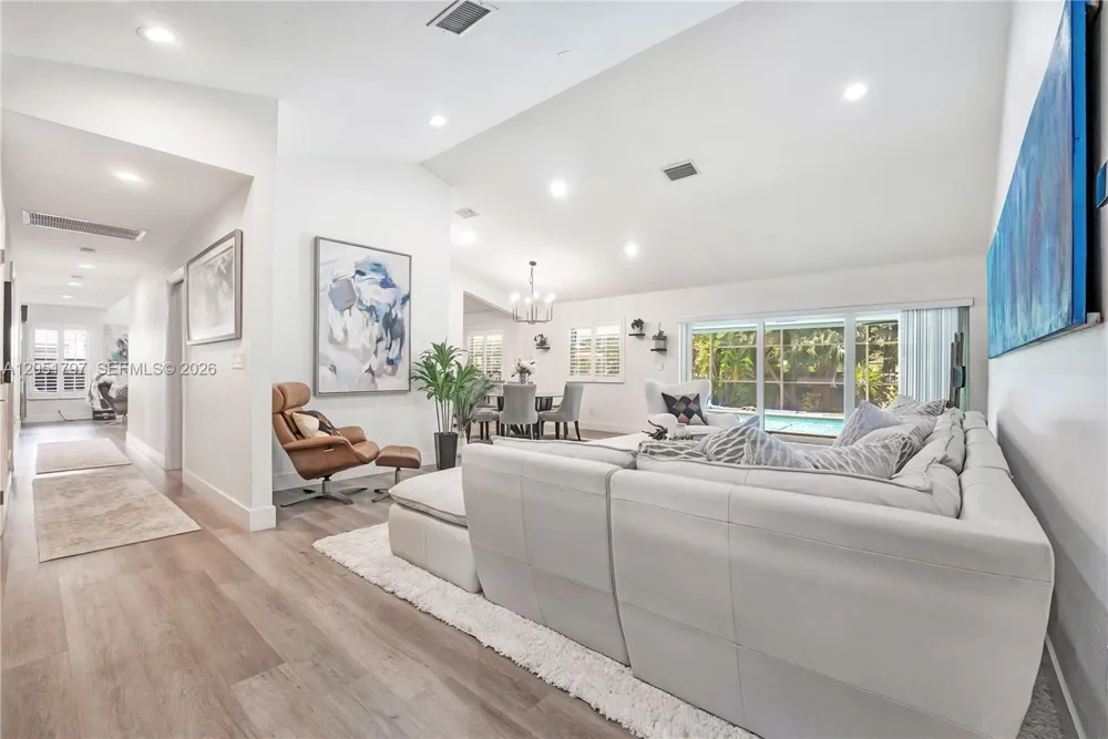 8265 SW 176th Ter Palmetto Bay, FL 33157