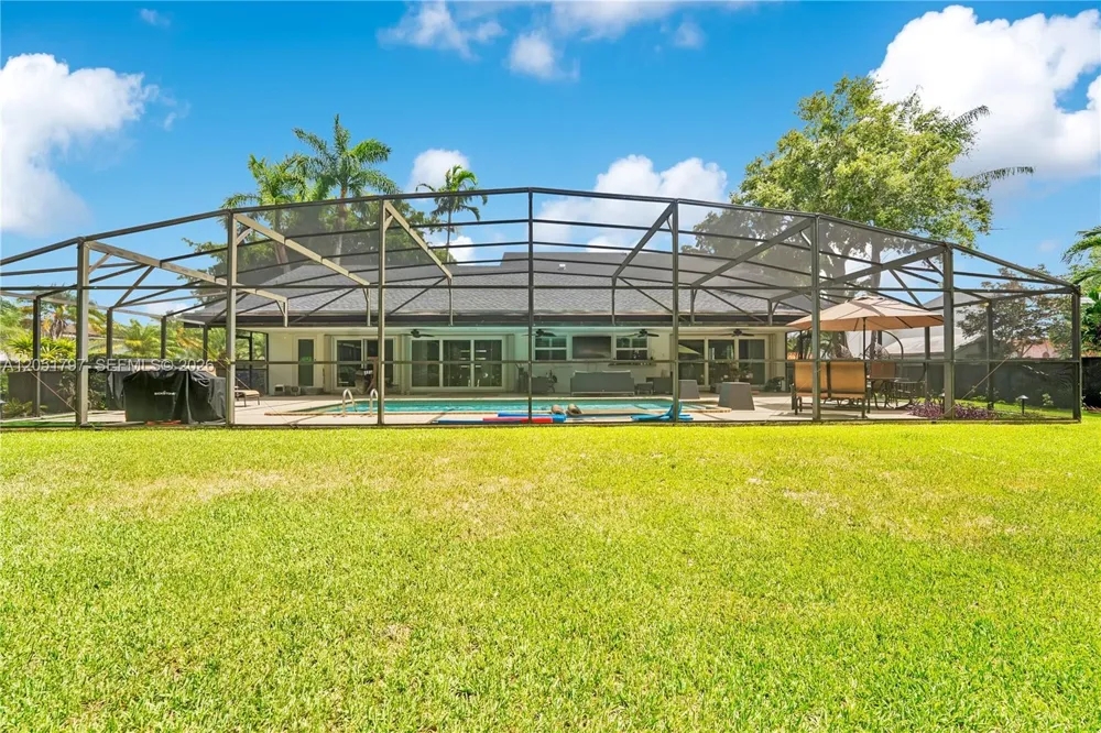 8265 SW 176th Ter Palmetto Bay, FL 33157