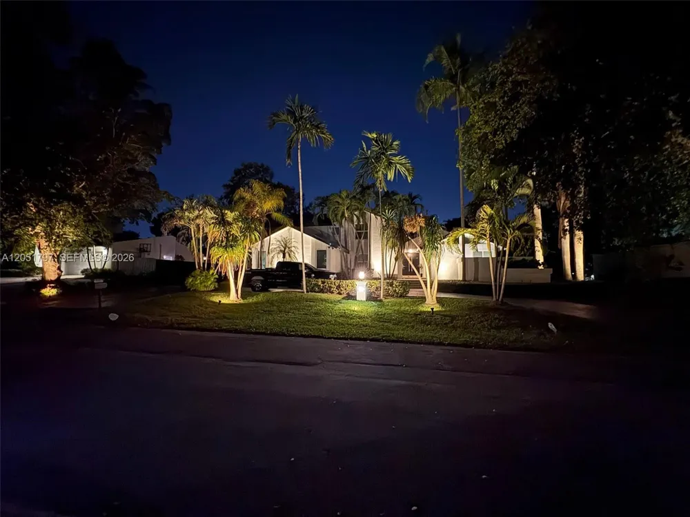 8265 SW 176th Ter Palmetto Bay, FL 33157