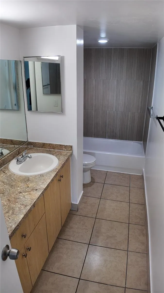 11120 SW 196th St #B305 Cutler Bay, FL 33157