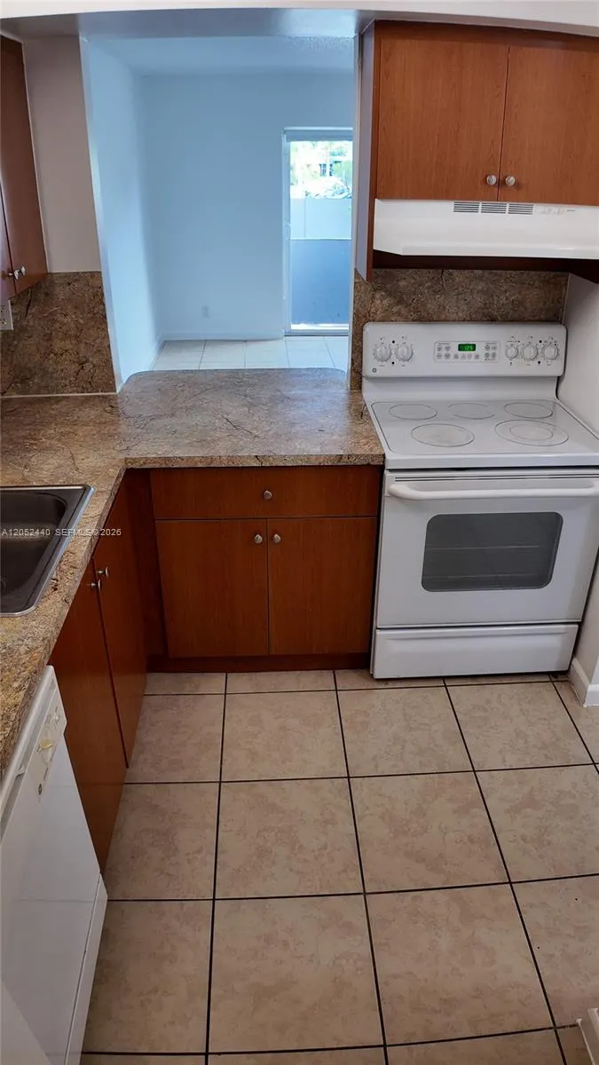 11120 SW 196th St #B305 Cutler Bay, FL 33157