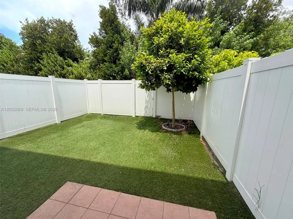 11115 W 32nd Ln Hialeah, FL 33018
